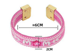 Brazalete de Joyería de Amistad Tejido con Bordado de Letras MOM Personalizado, Creativo y Abierto, Color Rosa, Regalo para el Día de la Madre - Product Image 3