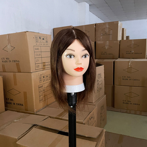 Cabeza de Maniquí de <span class=keywords><strong>Pelo</strong></span> Humano de 10-18 Pulgadas, Cabeza de <span class=keywords><strong>Muñeca</strong></span> de <span class=keywords><strong>Pelo</strong></span> <span class=keywords><strong>Largo</strong></span> para Prácticas de Peluquería, Corte, Coloración y Peinado - Product Image 1