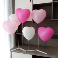 Support de table flottant en forme de cœur pour ballons, idéal pour les fêtes d'anniversaire d'enfants et de bébés, et comme accessoire de décoration photo
