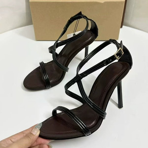 Sandales noires pour femmes au design français - à bride unique croisée, à bout ouvert, style romain, élégantes et sexy, talons aiguilles pour femmes - Product Image 1