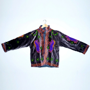 Chaqueta de Mujer Bordada en Terciopelo Transpirable Hecha a Mano, Prenda Exterior Chic de Invierno, Regalo Único para Ella - Product Image 6