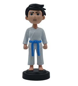 Figurine dynamique d'artiste martial garçon, figurine articulée énergique pour tableau de bord de voiture, bureau et décoration intérieure - Product Image 1
