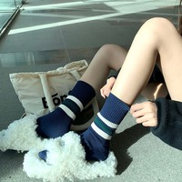 새로운 남자의 사용자 정의 로고 원피스 양말 더블 스트라이프 스포츠 축구 튜브 골지 클래식 스트라이프 가을 시즌 블랙 블루 색상