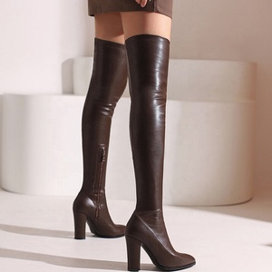 Bottes hautes extensibles pour femme, grande taille 48, talons carrés de 10 cm, bout pointu, élastiques, coupe large pour jambes fortes - Product Image 5