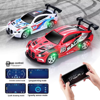 Remolque de Coche RC 1:64 con Luces, Control Remoto 2.4G, Control por App, Alcance de 20m, Modelo Eléctrico de Metal Fundido a Presión, Listo para Usar, Cable USB, Experto