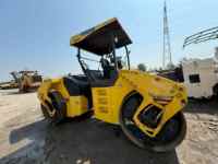 Rouleau compresseur BOMAG BW203 d'occasion durable de 2018 à double tambour avec système hydraulique complet 13 tonnes pour la construction routière