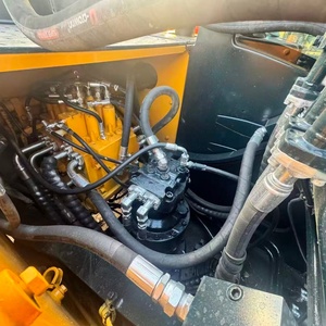 รถขุดตีนตะขาบฮุนไดมือสอง ขนาด 22 ตัน สำหรับงานวิศวกรรม นำเข้าแท้ ทรงพลัง สีเดิมจากโรงงาน - Product Image 3