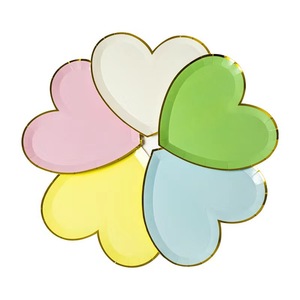 Assiettes en papier pour fête de mariage de la Saint-Valentin, assiettes en papier jetables en forme de cœur - Product Image 1