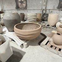 Pot de fleurs de jardin en GRC (ciment renforcé de fibres) circulaire surdimensionné, élégant et personnalisable en gros