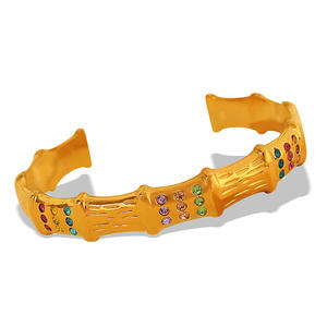 กำไลข้อมือเปิดรูปทรงไม้ไผ่ ประดับเพชรซิคอน ดีไซน์สร้างสรรค์  ชุบทอง 18k บนสแตนเลสสตีล รุ่น YF3717 - Product Image 6