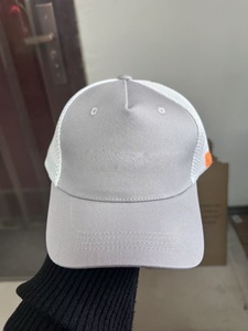 Casquettes Trucker Personnalisées en Gros avec Logo Brodé, Casquettes Courbées 5 Panneaux en Sergé et Maille, Écussons et Logos Personnalisés Courants - Product Image 5