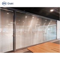 Système de cloisons de bureau modernes en aluminium à double vitrage Graki, insonorisation 45 dB, durable, écologique, 83 mm, école, supermarché