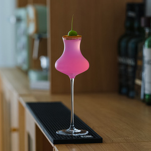 Verre à whisky en cristal sans <span class=keywords><strong>plomb</strong></span> <span class=keywords><strong>de</strong></span> haute qualité, modèle Tulip Snifter, à longue tige, pour <span class=keywords><strong>la</strong></span> dégustation, idéal pour les bars - Product Image 4
