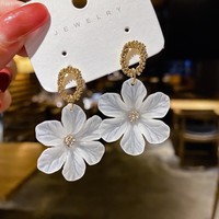 Boucles d'oreilles pendantes transparentes blanches en forme de fleur pour femmes, mode printemps-été, zircon plaqué or, boucles d'oreilles douces pour femmes