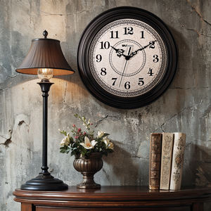<span class=keywords><strong>Horloge</strong></span> murale en plastique rétro OEM/ODM vintage de 12 pouces corps en plastique à quartz avec logo personnalisé pour la décoration de la maison et l'aspect antique - Product Image 3