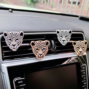 Diffuseur d'huiles essentielles pour voiture, clip de parfum pour l'intérieur de la voiture, cristal créatif, léopard, diffuseur d'arômes pour voiture - Product Image 5