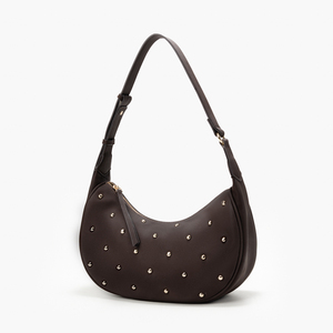 Bolso de Hombro Estilo Hobo Marrón con Tachuelas, Bolso Tipo Satchel de Media Luna con Cierre, para Uso Diario, Viajes y Compras - Product Image 1