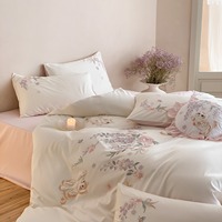 Parure de lit 4 pièces en coton longues fibres 100S rose premium, brodée motif végétal européen, 300 fils/cm²