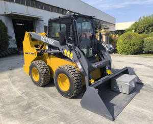 Xuzhou Officiical Multifonction 1.25 Tonnes Mini Skid Steer Loader XC770K Avec 0.6m ³ Seau en Stock - Product Image 4