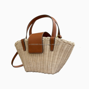Sac à main trapèze de luxe en rotin avec bandoulière amovible et fermeture à rabat pour femme, sac de plage décontracté de marque de créateur, durable - Product Image 4