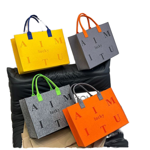 定制标志环保耐用便携式毛毡休闲手提袋，肩带可定制日常使用和旅行容量 - Product Image 1