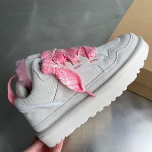 Zapatos de Peluche Exclusivos para el Día de San Valentín con Cordones Gruesos, Suela Gruesa y Acolchado Suave, Zapatillas Casuales para el Invierno, Botas de Nieve Tipo Ugg - Product Image 5