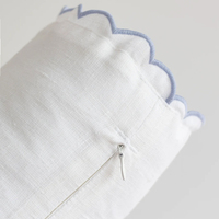 OEM ODM Housse de coussin personnalisée en lin biologique avec bord festonné bleu solide