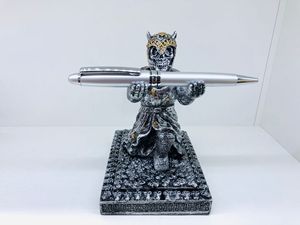 Portapenne Cavaliere Teschio con Penna, Accessorio da Scrivania Personalizzato, Supporto per Penne, <span class=keywords><strong>Miglior</strong></span> Regalo, Decorazione per Scrivania - Product Image 4