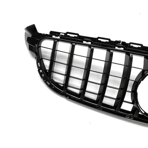 Calandre avant Mercedes-Benz C63 ABS noire à rayures verticales argentées 2019-2021 W205 de remplacement - Product Image 4