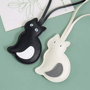 Llavero de cuero de lujo personalizado QYS con diseño de gato, bonito colgante de animal para bolso, dije de moda para cartera, regalo promocional - Product Image 6