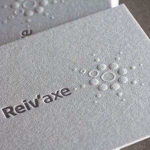 Tarjetas de Visita Personalizadas con Lámina Dorada al por Mayor, Precio de Mayoreo, Tarjetas de Presentación Profesionales para Agentes y Corredores Inmobiliarios - Product Image 1