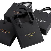 Boîtes à bijoux de luxe pliables avec logo personnalisé, MOQ 100, boîtes à tiroirs portables, emballage pour colliers, bagues, montres, sacs en papier pour petites séries