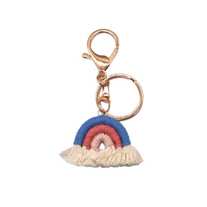 <span class=keywords><strong>Porte</strong></span>-clés arc-en-ciel en <span class=keywords><strong>laine</strong></span> fait main pour filles Design mignon avec gland en métal souple pour cadeau et promotion - Product Image 1
