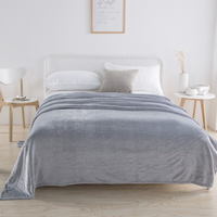 Nouveau 2023 couleur unie Design flanelle couverture avion climatisation pause déjeuner couverture de voyage couverture