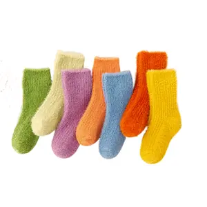 Fashion Cute Indoor Warmes Nerzhaar Weiche Fuzzy Cosy Sleep Kinder Socken Anzug Für Winter Kinder Socken