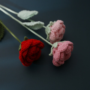 Bouquets de fleurs tissés à la main avec des œillets au crochet et des produits artificiels, exquises créations pour la Fête des Mères - Product Image 4