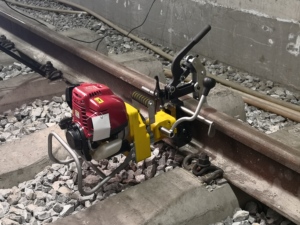 Macchina per Foratura Ferroviaria con Motore a Benzina - Product Image 1