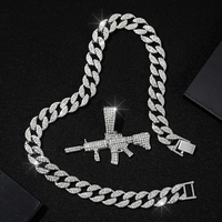 Chaîne cubaine Miami en gros pour hommes avec pendentif gros pistolet en strass
