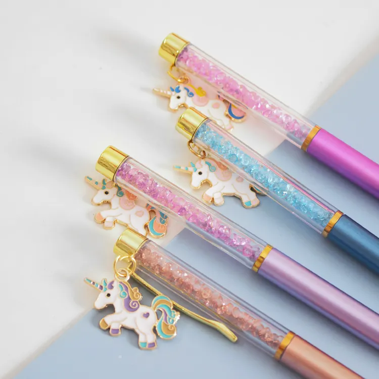 O & Q üreticileri benzersiz tasarım rüya Unicorn kolye tükenmez kalem öğrenci kız hediyeler için parlak kristal kum ile