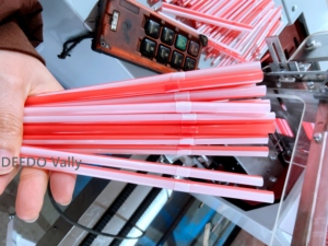 Machine d'extrusion automatique de pailles en plastique PP PLA avec système de vis à <span class=keywords><strong>vide</strong></span> étendu et moteur Delta pour l'industrie <span class=keywords><strong>alimentaire</strong></span> et des boissons - Product Image 4