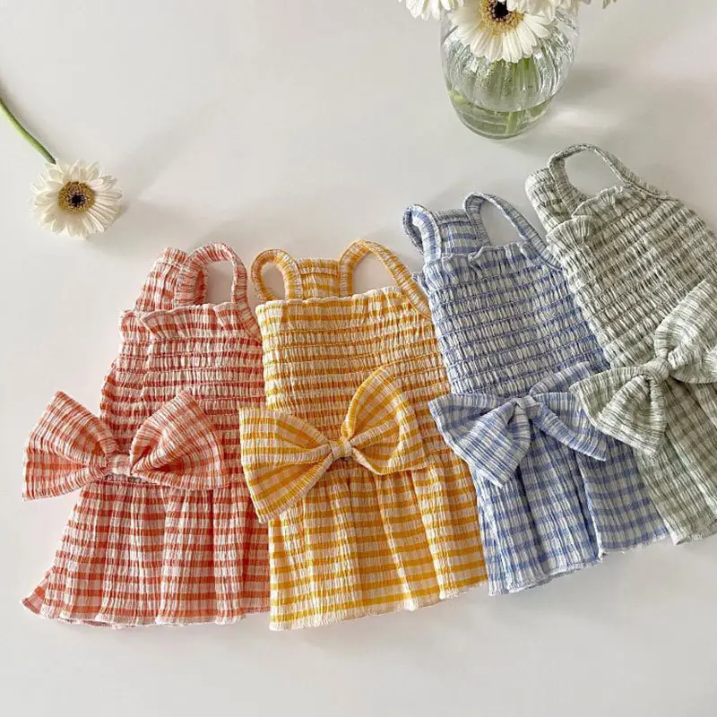 Princess Style Pet Clothing Bow Pleated Plaid Dog Skirt and Two-Legged Cat Dress Winter and Fall Polyester Wholesale