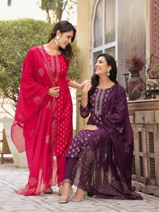 Pantalon en rayonne Kurti avec Dupatta pour vêtements de bureau et d'extérieur d'Inde vente en gros d'approvisionnement d'usine - Product Image 2