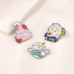 เคมีขายส่งหมุดเคลือบแข็งที่มีชื่อเสียงนักฟิสิกส์ Lapel Pins ตราสูตรเข็มกลัดโลหะราคาผู้ผลิต - Product Image 4
