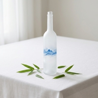 Bouteille de vodka en verre transparent de fabrication chinoise, 750 ml, cylindrique, avec bouchon, logo personnalisé, givrage, sérigraphie, estampage doré