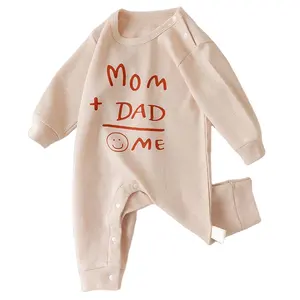 新款定制字母印花婴儿连体衣秋季婴儿服装新生儿纯棉睡衣舒适婴儿连体衣