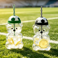 Mignon Gobelet en Verre en Forme d'Ours avec Couvercle et Paille Motif Football, Tasse Créative Réutilisable pour Café Glacé et Jus, Cadeau pour Filles