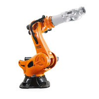 Robot industriel KUKA KR 600 R2830 à 6 axes, charge utile 600 kg, bras 2826 mm, avec préhenseur personnalisé pour la manutention et l'assemblage en usine automobile