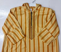 Qamis rayé à capuche pour homme avec broderie, Jubbah Thobe, vêtements islamiques, robes à manches longues, longue tunique musulmane avec chapeau