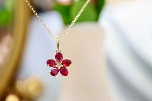 Collier pendentif fleur en or jaune 18 carats avec diamants naturels et rubis Xinfly - Product Image 2