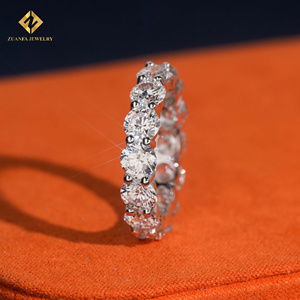 Anillo de Eternidad de Lujo con una Hilera de Diamantes de Laboratorio de 5MM, Chapado en Rodio S925, Forma Redonda, Certificado IGI - Product Image 5